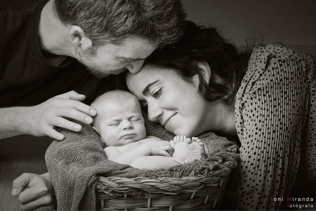 fotografia de familia en sesion estudio alcoy
