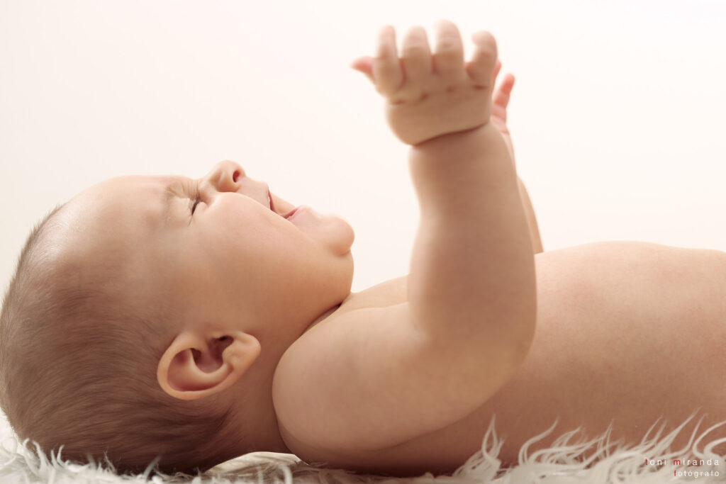 risa de bebe en sesion estudio alcoy
