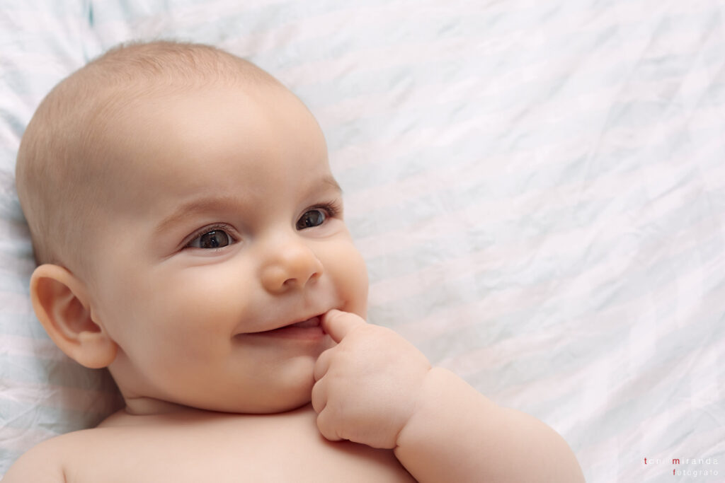bebe sonriendo en sesion estudio alcoy