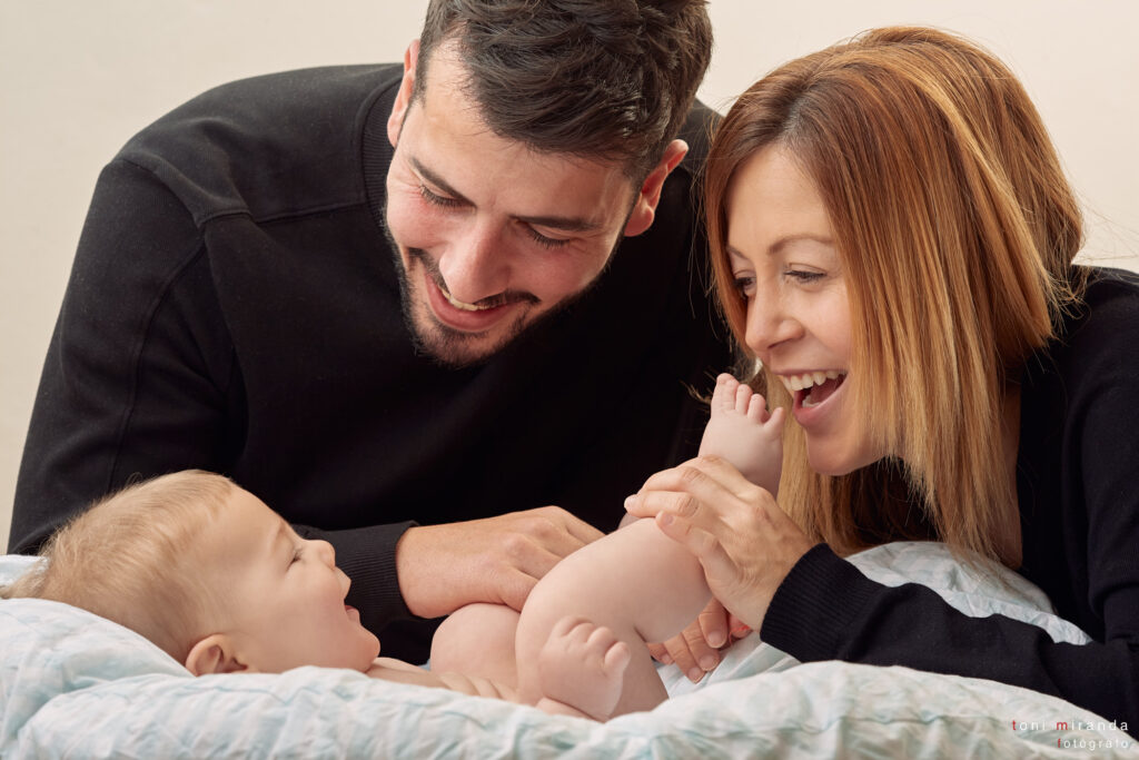 fotografia familia en sesion estudio