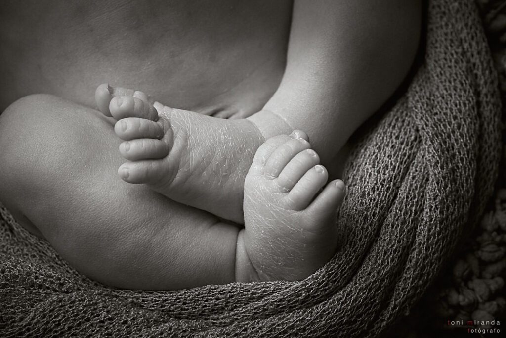 pies de bebe recién nacido